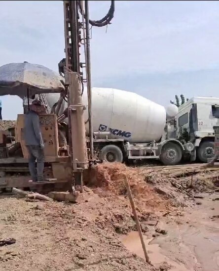 相山区岩石井施工